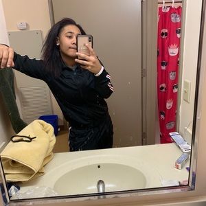 Meet your Posher, Naima